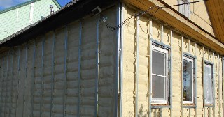Утепление домов ППУ в Реже | Уральская Полимерная Компания – от 791 руб. за м²